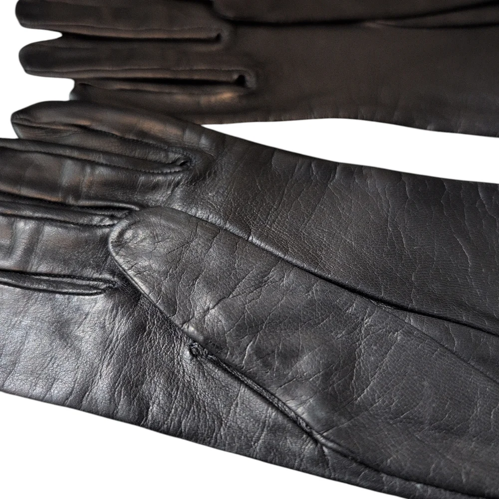 New Vintage Hermes Elegant Black Suede Leather Gloves with Gold Accents Lined 7